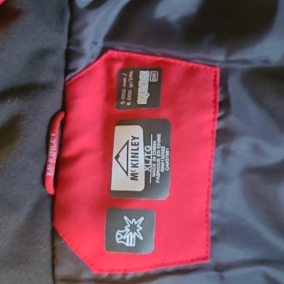 Mckinley Red Coat - Picture 4 of 10